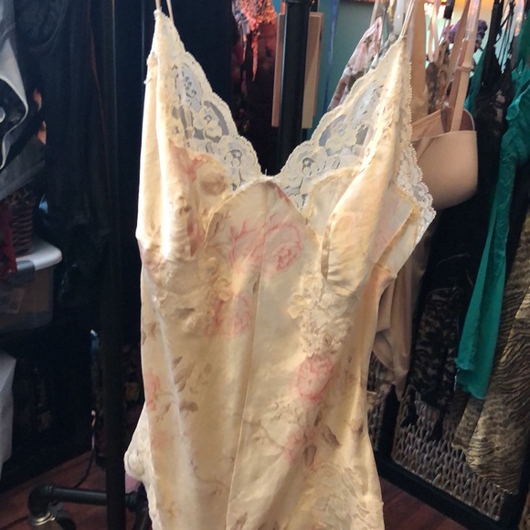 90’s Vintage Victoria’s Secret Silk teddy - Picture 4 of 13